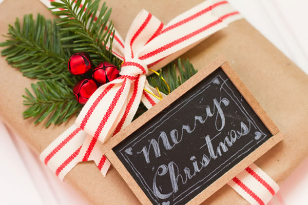 9 dicas criativas e sensacionais para você embalar os presentes de Natal