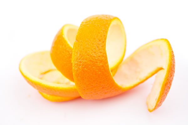 Descubra 17 utilidades para as cascas de laranjas