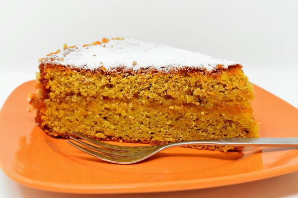 Aprenda uma incrível receita de bolo de cenoura vegano